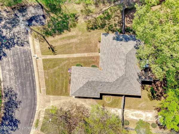 $259,900 | 806 Winding Hills Drive, Clinton, MS 39056