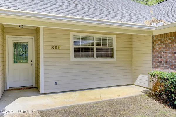 $259,900 | 806 Winding Hills Drive, Clinton, MS 39056