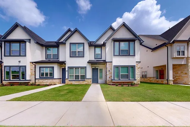 $2,600 | 336 Buck Ridge Drive, Frisco, TX 75068