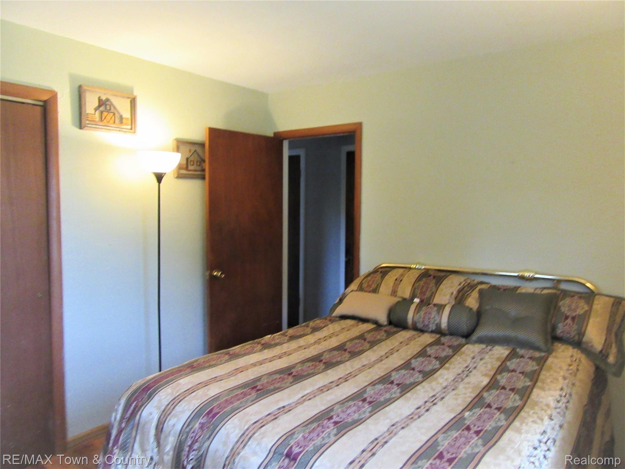 3133 Elms Road Swartz Creek, MI 48473 - Photo 14 of 23 elms bed 3.jpg