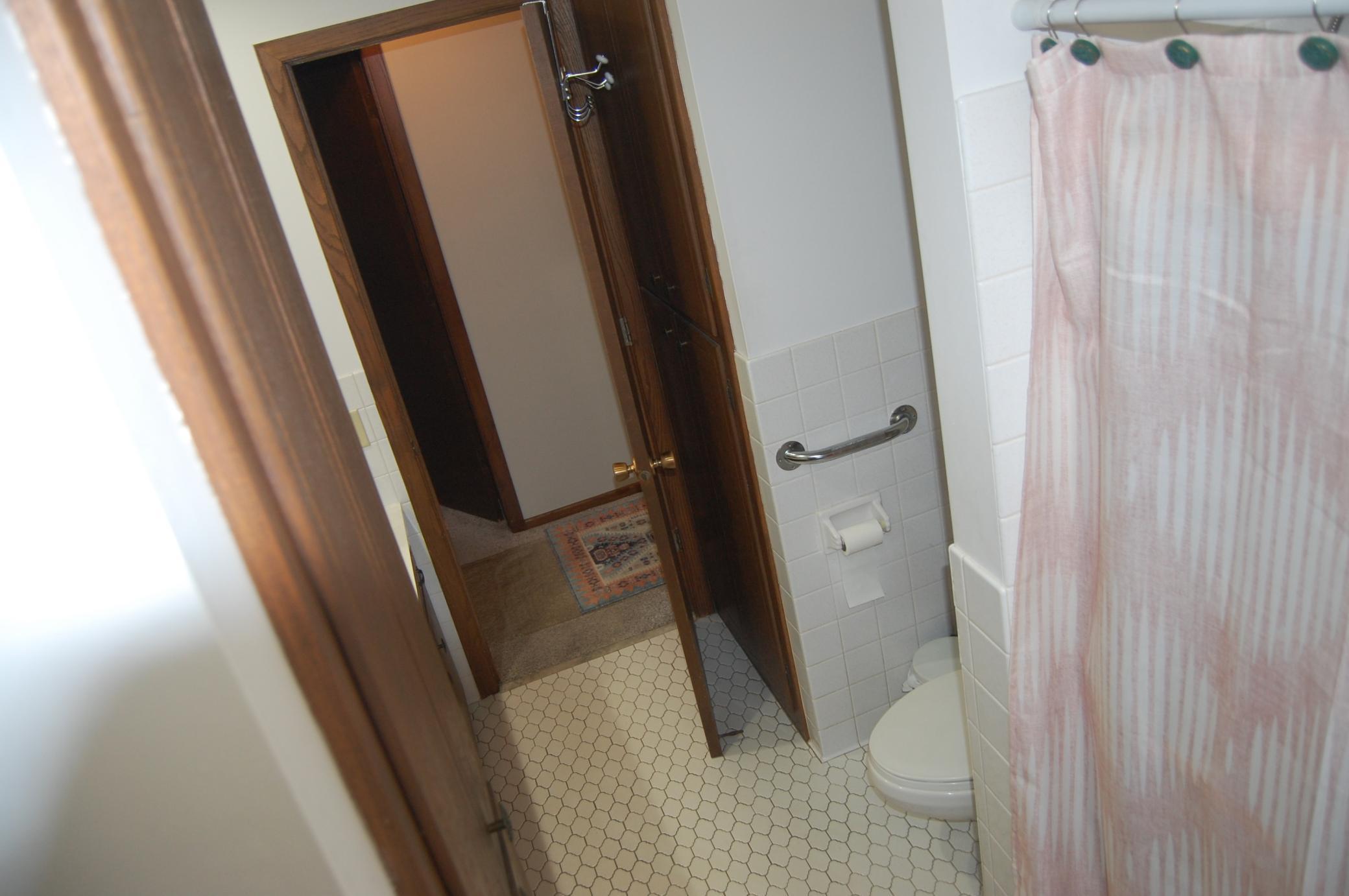 4173 Colorado Avenue North Crystal, MN 55422 - Photo 8 of 26