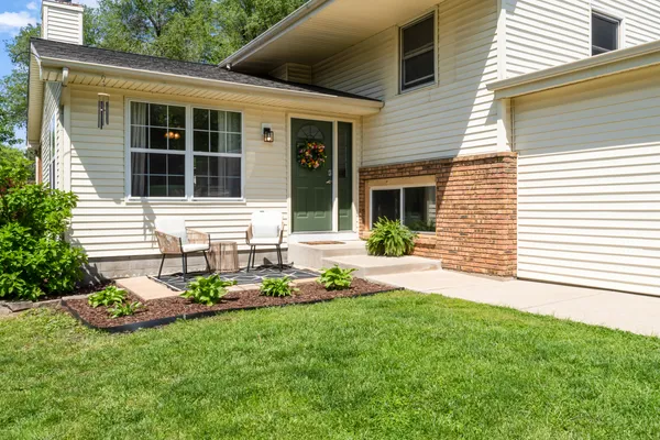 $324,000 | 405 South Grove Street, Normal, IL 61761