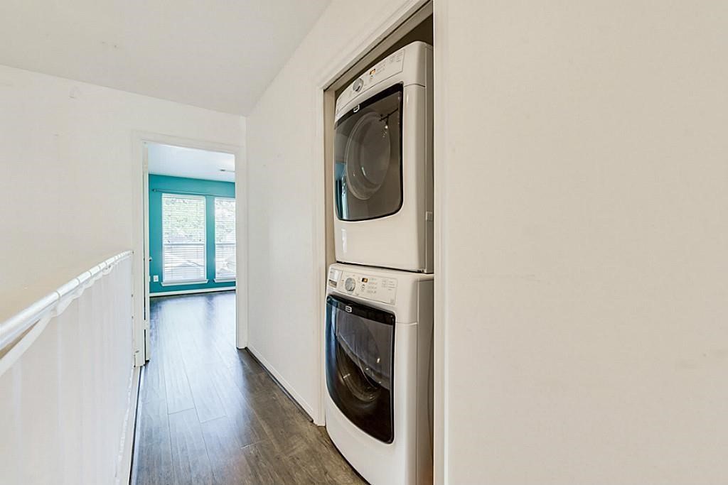 930 Rutland Street Houston, TX 77008 - Photo 21 of 23 Washer and Dryer stay in the home.