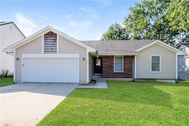 $2,230 | 1216 Southwest Huntington Road, Blue Springs, MO 64015