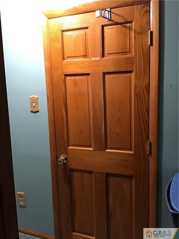 24 Latonia Street Edison, NJ 08817 - Photo 4 of 7