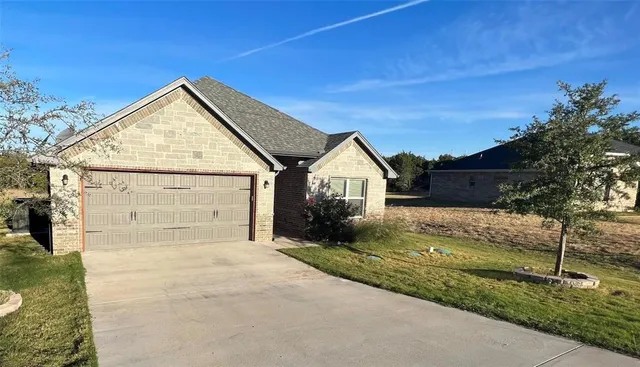 $2,100 | 4904 Terlingua Drive, Granbury, TX 76048