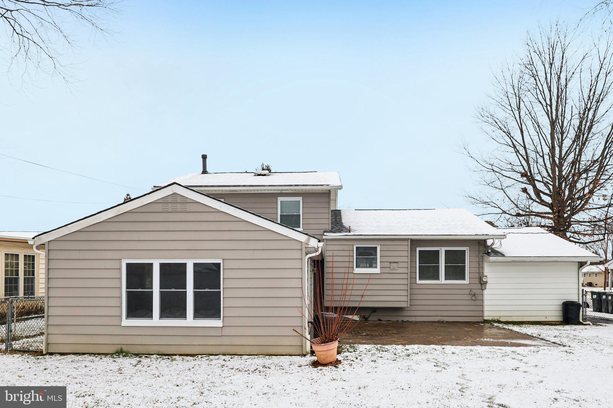 103 Anglin Drive Newark, DE 19713 - Photo 24 of 25 a front view of a house with a yard