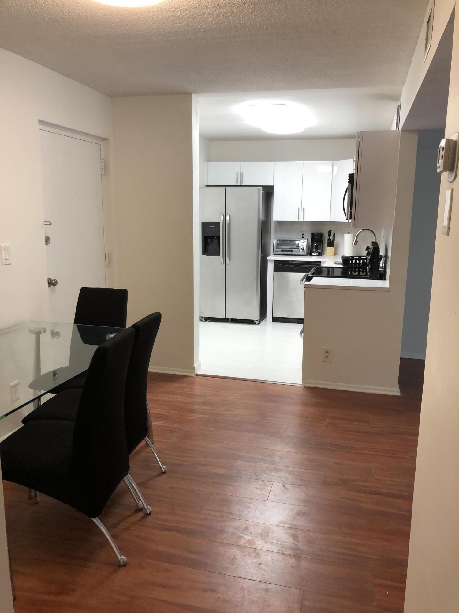 480 Northwest 20th Street, Unit 2140 Boca Raton, FL 33431 - Photo 14 of 29 Dining - Kitchen