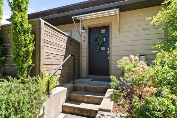 $459,000 | 37 North Mountain Avenue, Ashland, OR 97520