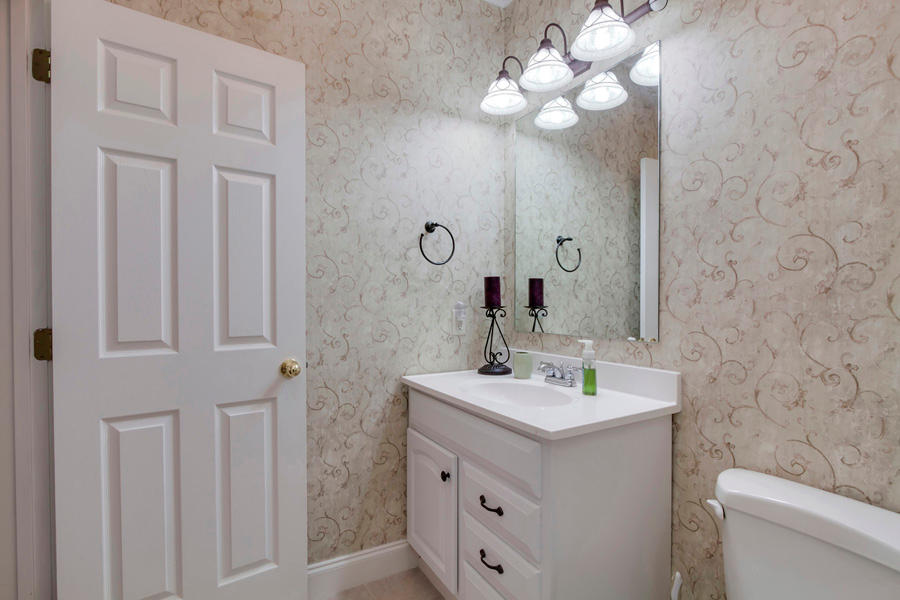 170 Davidson Hollow Road Heiskell, TN 37754 - Photo 22 of 29 170 Davidson Hollow Road Guest Bath 2 Da