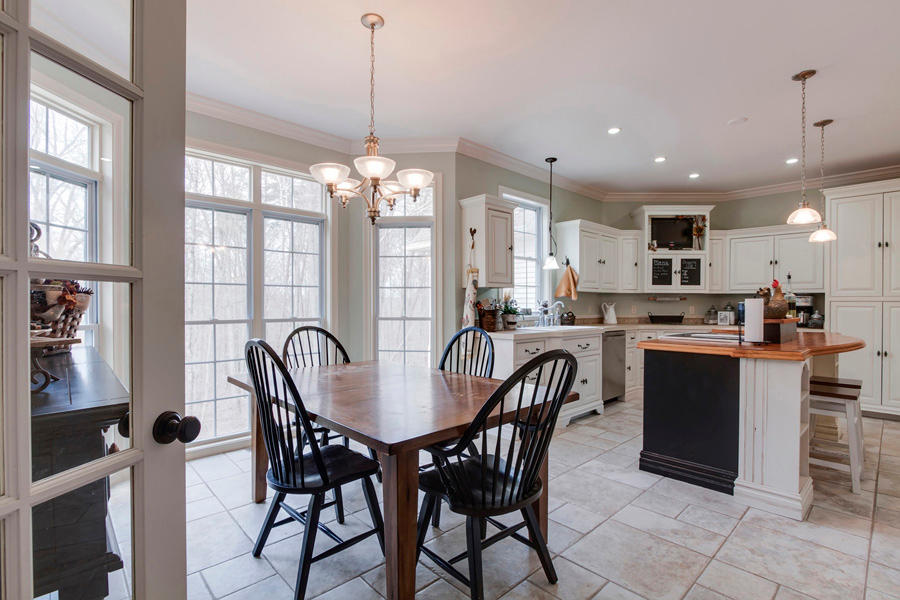170 Davidson Hollow Road Heiskell, TN 37754 - Photo 8 of 29 170 Davidson Hollow Road Breakfast Area