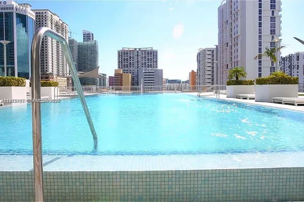 $2,550 | 690 Southwest 1st Court, Unit 1121, Miami, FL 33130