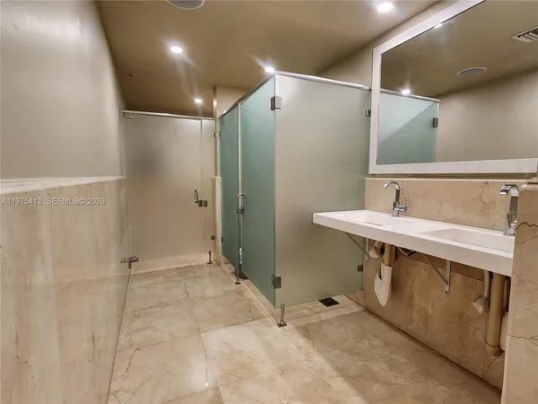 $2,550 | 690 Southwest 1st Court, Unit 1121, Miami, FL 33130