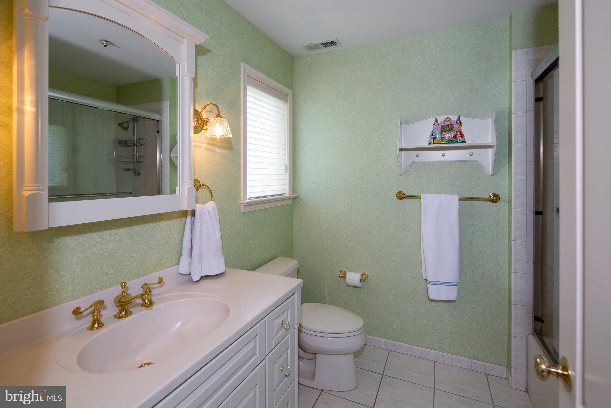 3785 Secondwoods Road Doylestown, PA 18902 - Photo 26 of 41 Bedroom #2 en suite bath