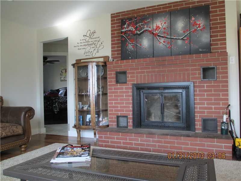 225 Waterville Road Belfast, ME 04915 - Photo 19 of 35 Living Room.