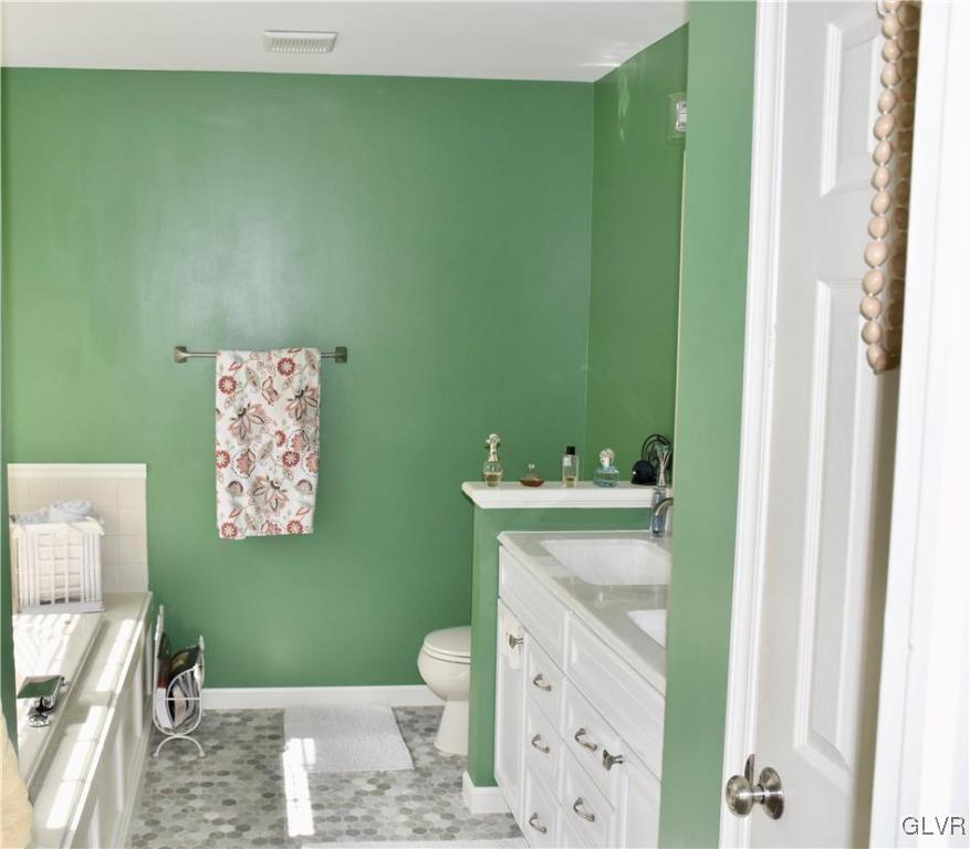 3302 Regal Road Bethlehem, PA 18020 - Photo 15 of 27 Gallery Image 15