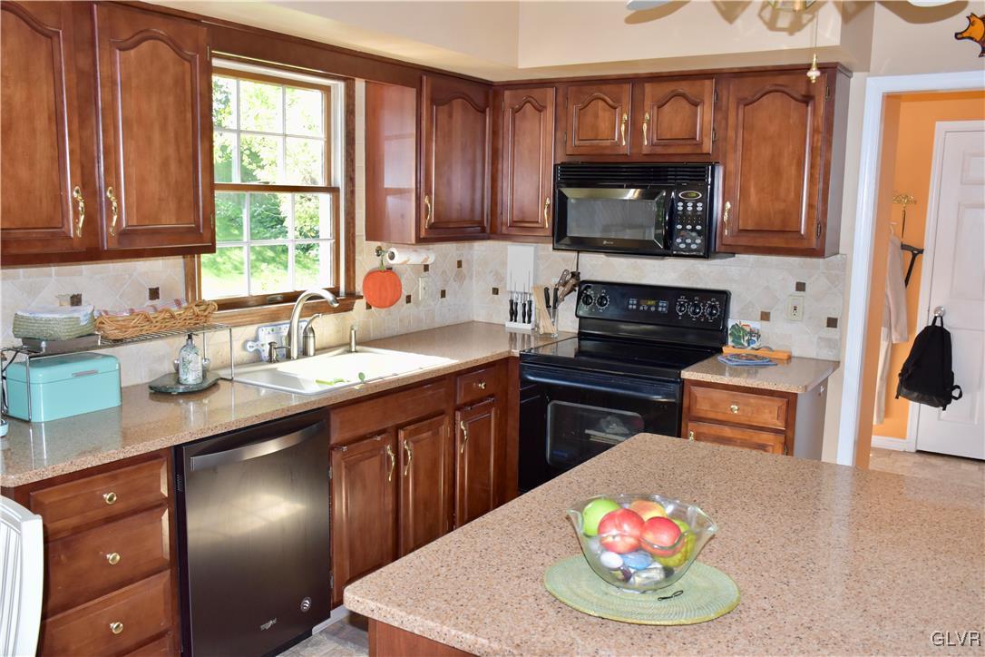 3302 Regal Road Bethlehem, PA 18020 - Photo 5 of 27 Gallery Image 5