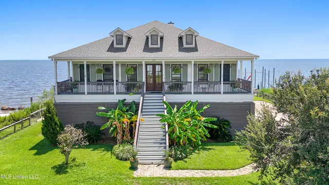 $885,000 | 6619 Belle Fontaine Drive, Ocean Springs, MS 39564