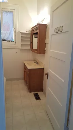 $3,288 | 627 Rose Avenue, Unit 2, Pleasanton, CA 94566