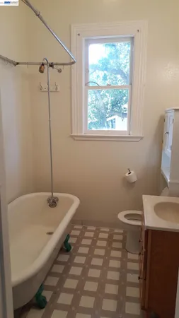 $3,288 | 627 Rose Avenue, Unit 2, Pleasanton, CA 94566