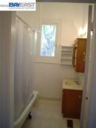 $3,288 | 627 Rose Avenue, Unit 2, Pleasanton, CA 94566