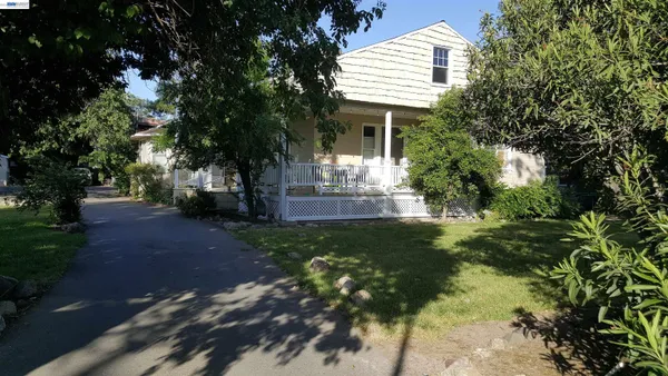 $3,288 | 627 Rose Avenue, Unit 2, Pleasanton, CA 94566