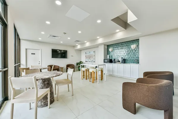 $285,000 | 7310 Seawall Boulevard, Unit 404, Galveston, TX 77551