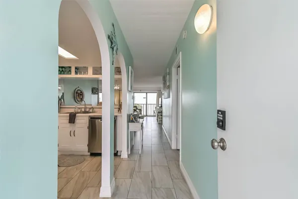 $285,000 | 7310 Seawall Boulevard, Unit 404, Galveston, TX 77551