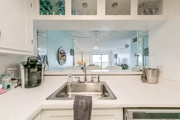 $285,000 | 7310 Seawall Boulevard, Unit 404, Galveston, TX 77551