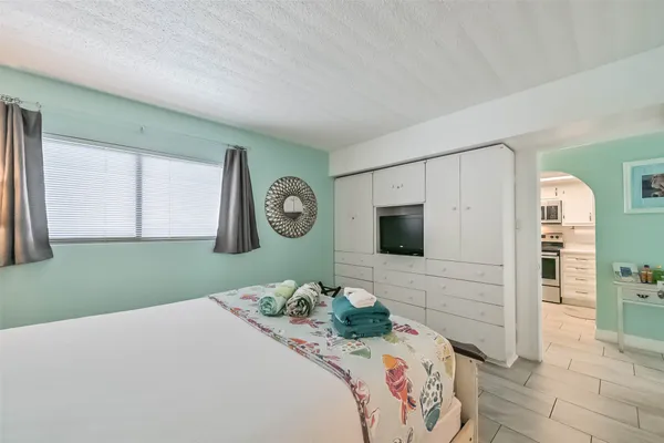 $285,000 | 7310 Seawall Boulevard, Unit 404, Galveston, TX 77551