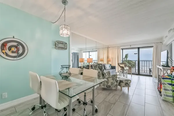 $285,000 | 7310 Seawall Boulevard, Unit 404, Galveston, TX 77551