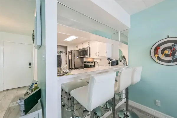 $285,000 | 7310 Seawall Boulevard, Unit 404, Galveston, TX 77551