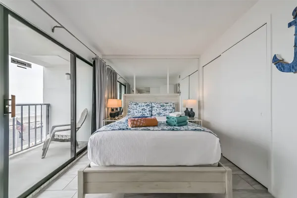 $285,000 | 7310 Seawall Boulevard, Unit 404, Galveston, TX 77551