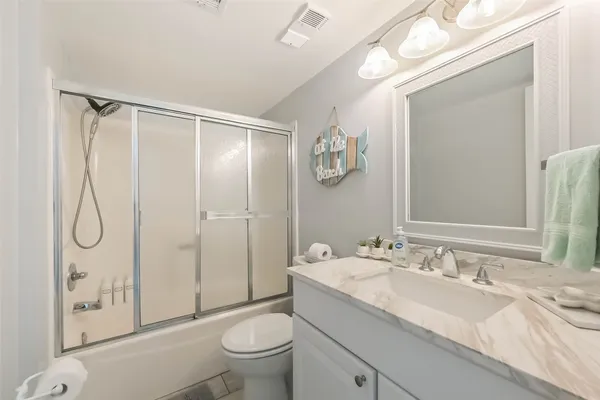 $285,000 | 7310 Seawall Boulevard, Unit 404, Galveston, TX 77551