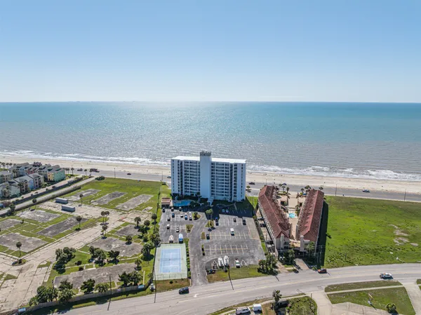$285,000 | 7310 Seawall Boulevard, Unit 404, Galveston, TX 77551