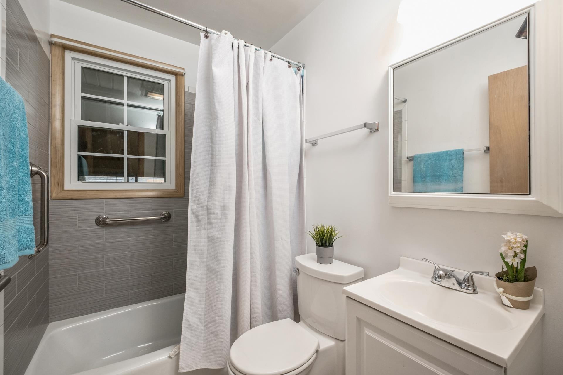 213 Link Road Waynesboro, VA 22980 - Photo 5 of 46 a bathroom with a sink toilet and shower