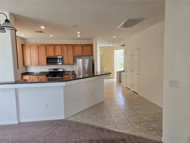 $2,500 | 5196 Alfingo Street, Las Vegas, NV 89135