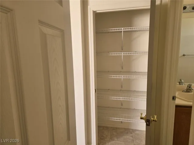 $2,500 | 5196 Alfingo Street, Las Vegas, NV 89135