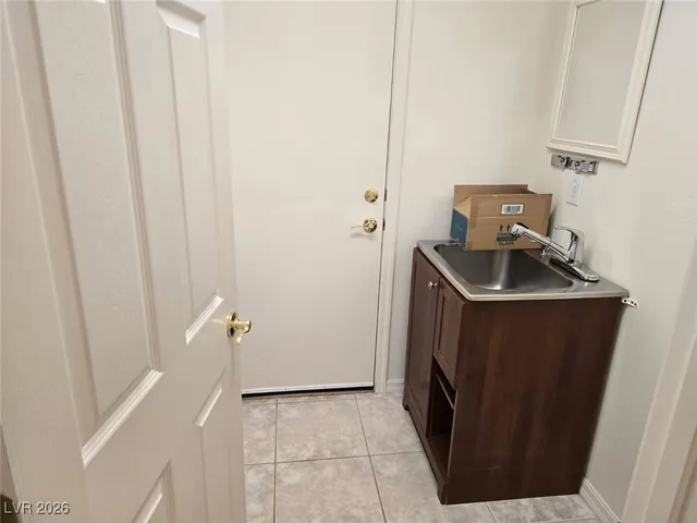 $2,500 | 5196 Alfingo Street, Las Vegas, NV 89135