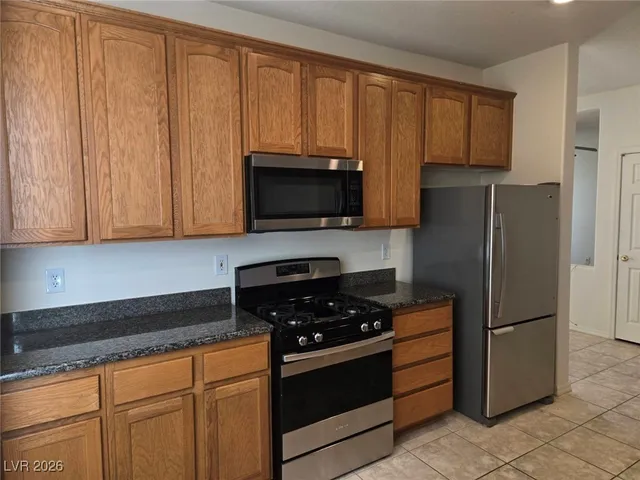 $2,500 | 5196 Alfingo Street, Las Vegas, NV 89135