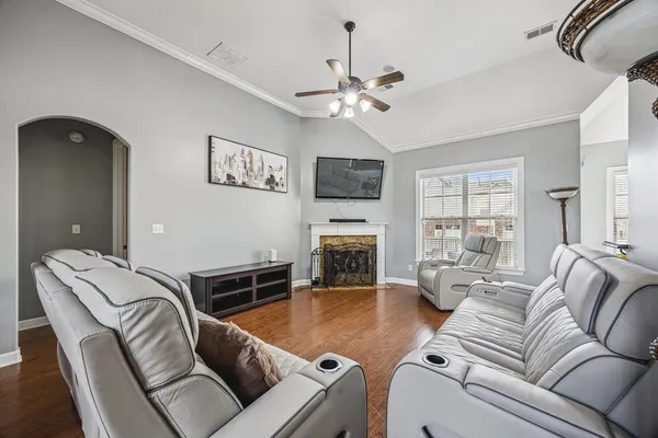 $375,000 | 5399 Riverstone Drive, Memphis, TN 38125