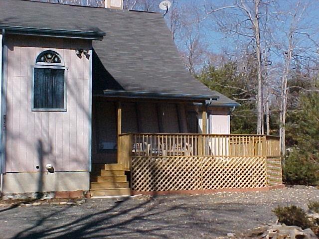 1138 Kilmer Road Tobyhanna, PA 18466 - Photo 2 of 15 a front view of a house