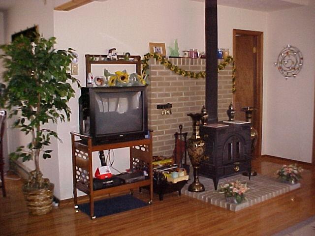 1138 Kilmer Road Tobyhanna, PA 18466 - Photo 7 of 15 a living room with furniture and a flat screen tv