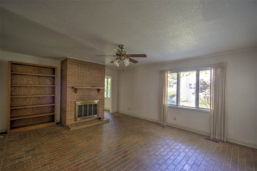 24 East South Court Drive Decatur, IL 62526 - Photo 10 of 38 Gallery Image 10