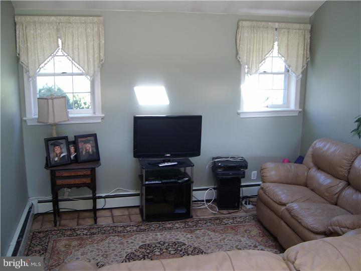 88 Boot Road Newtown Square, PA 19073 - Photo 22 of 22 Family Room