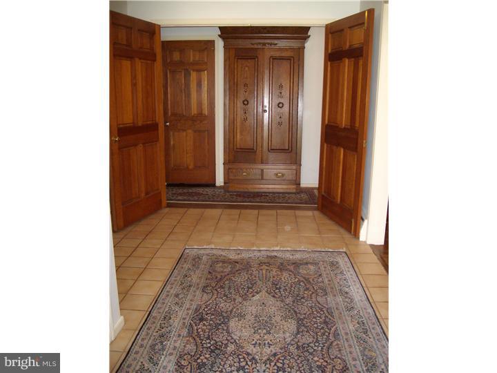 88 Boot Road Newtown Square, PA 19073 - Photo 8 of 22 Foyer