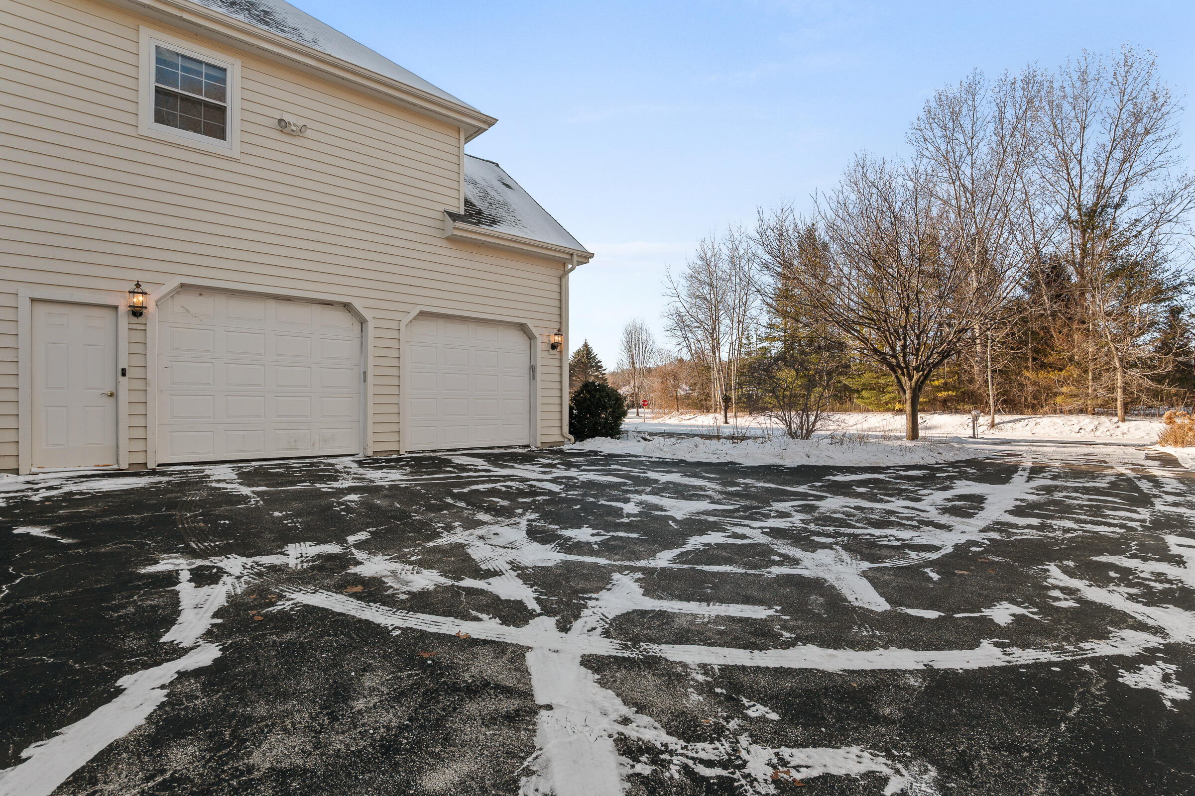 3205 Limerick Lane Sheboygan, WI 53083 - Photo 42 of 48 2 Car Attached Garage