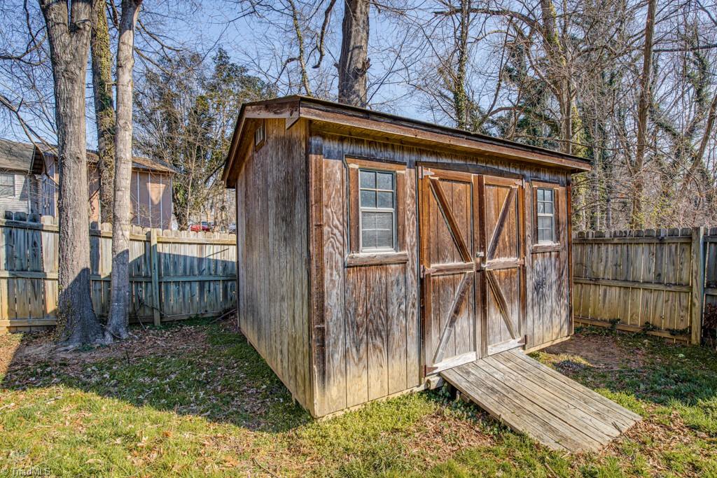 1805 Rivertrace Point High Point, NC 27265 - Photo 30 of 35 Gallery Image 30