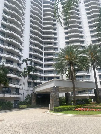 $2,980 | 3300 Northeast 191st Street, Unit 1906, Aventura, FL 33180