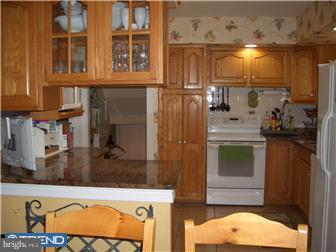 1523 Heather Road Huntingdon Valley, PA 19006 - Photo 4 of 12 Kitchen